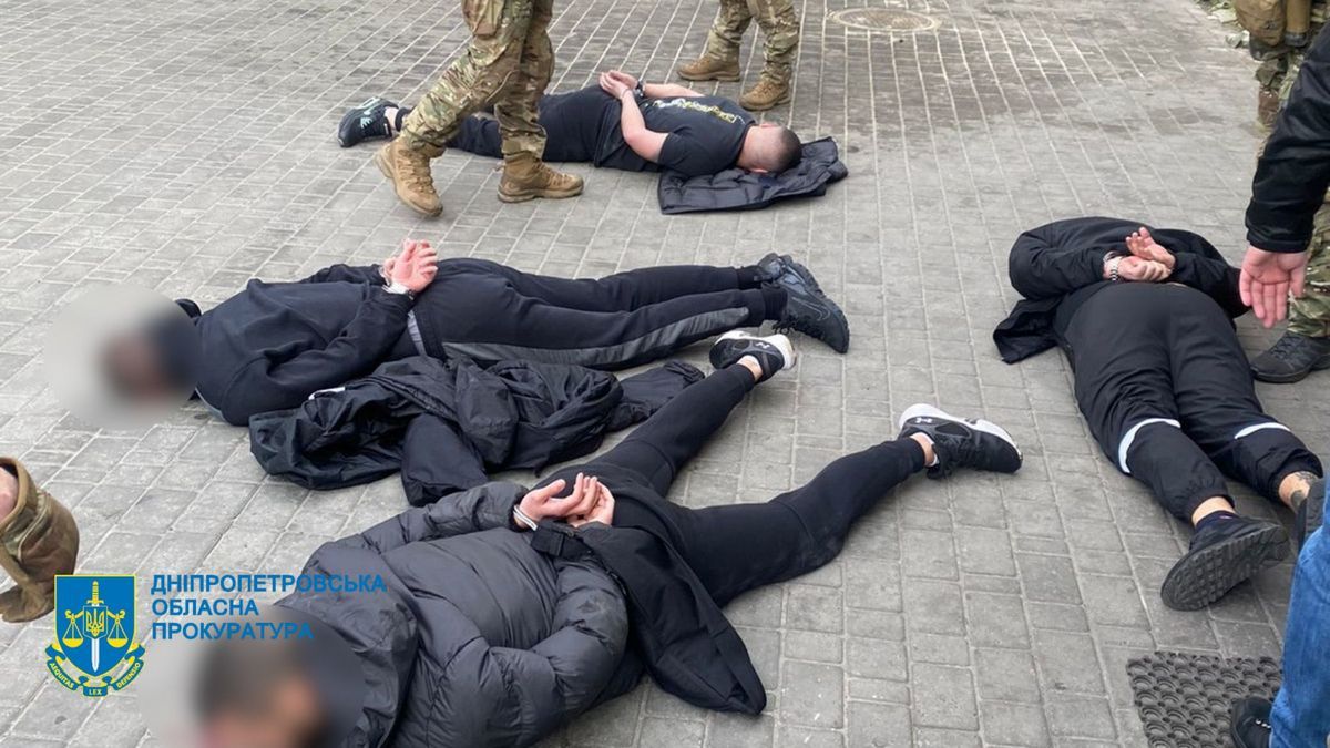 Работники КОРД задержали 6 мужчин