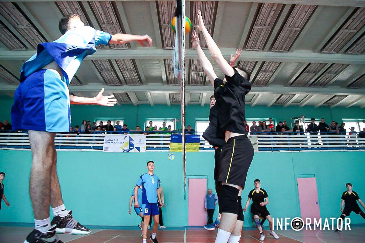 Приїхали 6 команд Приїхали 6 команд