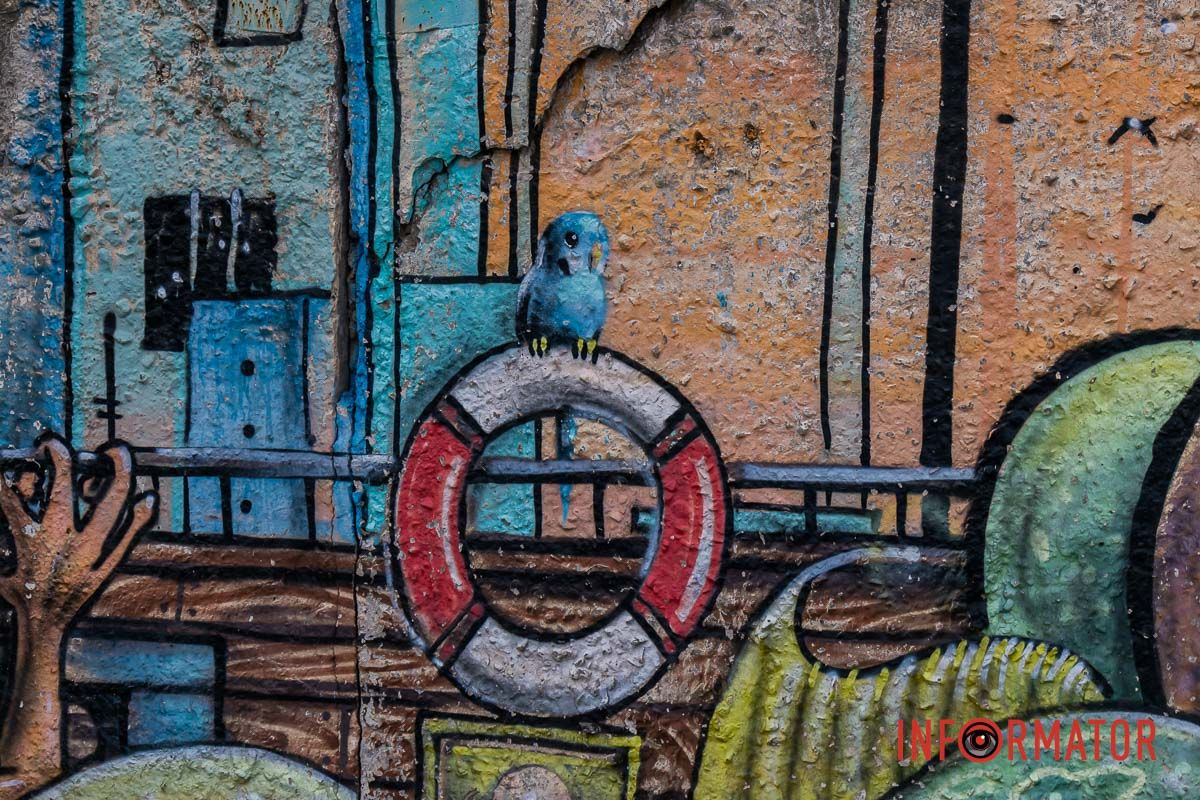 25 марта Telegram-каналы одного из местных сайтов новостей написали, что мурал вроде бы новый 25 марта Telegram-каналы одного из местных сайтов новостей написали, что мурал вроде бы новый