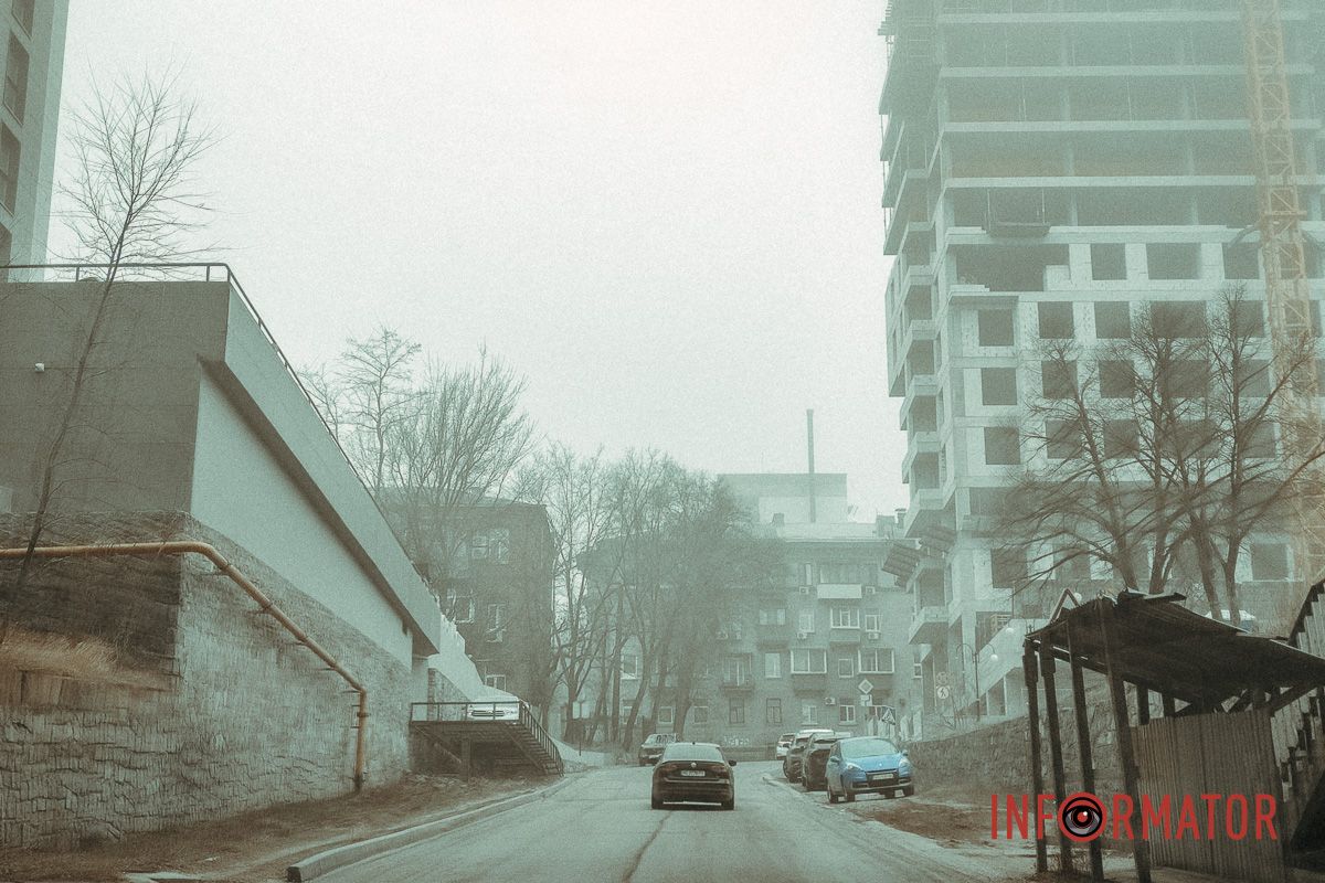 Кам'яні джуглі в обіймах туману