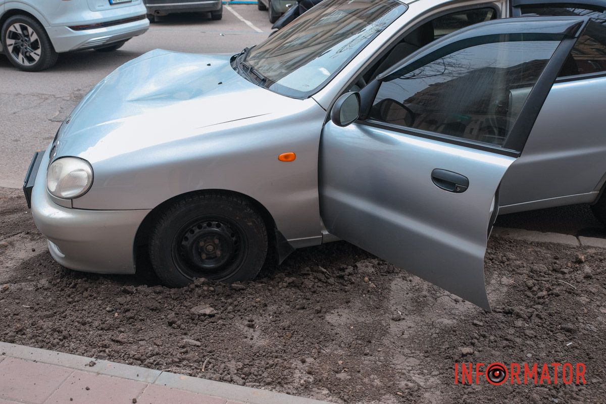 Lanos ехал со стороны проспекта Дмитрия Яворницкого