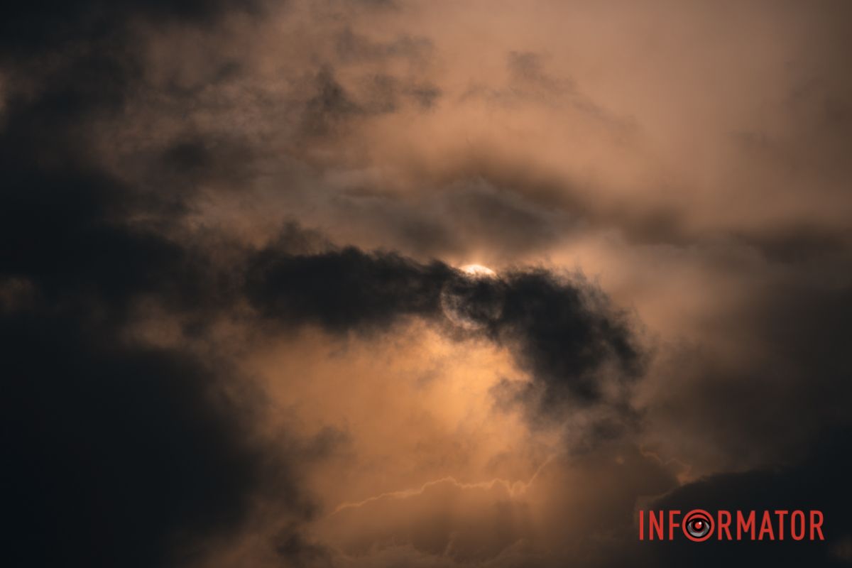 Розмальовують небо в м'які відтінки