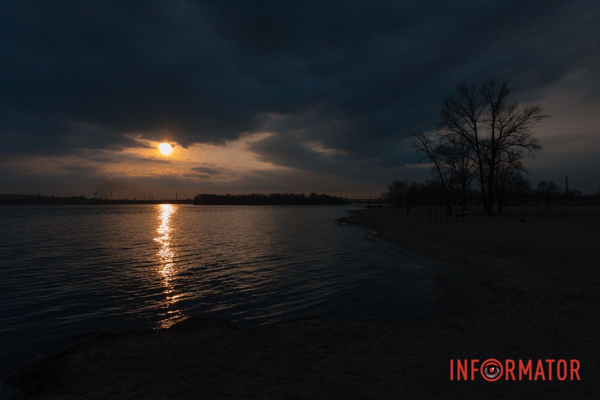 Перетворює небо у відчуття безмежності