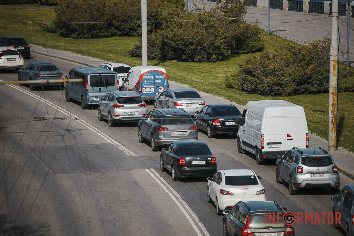 Утворився затор на Січеславській Набережній