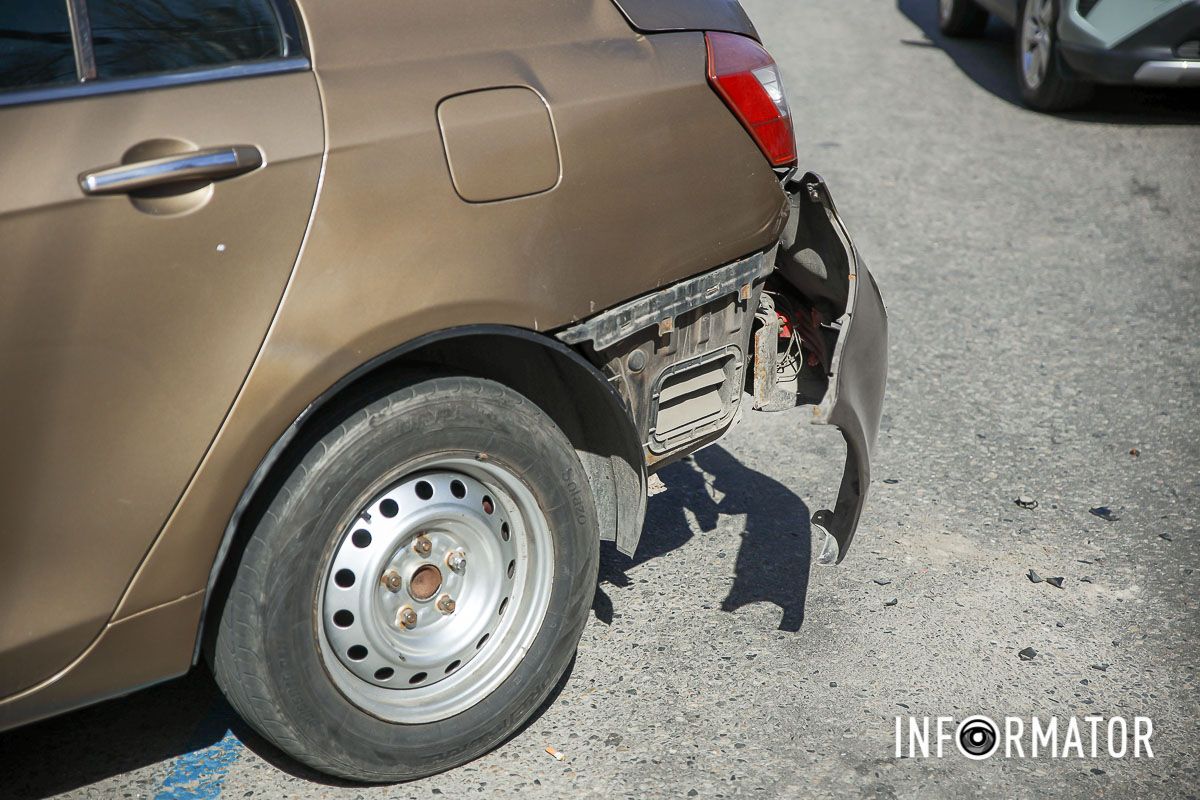 Пошкодження Geely