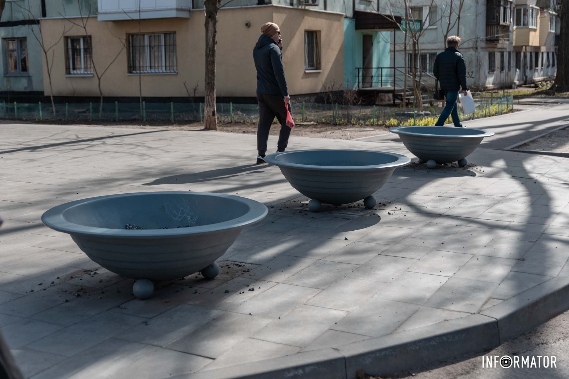 У Дніпрі на Гладкова оновили сквер