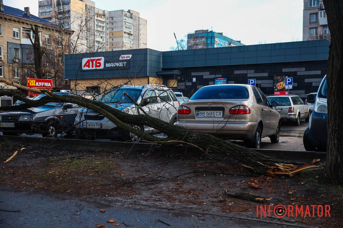 Інцидент трапився на парковці навпроти  ТРЦ Appolo Інцидент трапився на парковці навпроти  ТРЦ Appolo