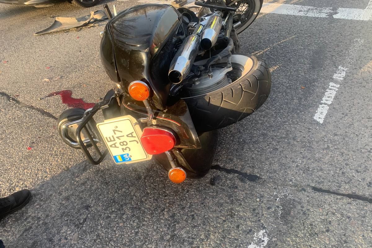 У суботу, 30 березня, на Набережній Заводській сталася аварія У суботу, 30 березня, на Набережній Заводській сталася аварія