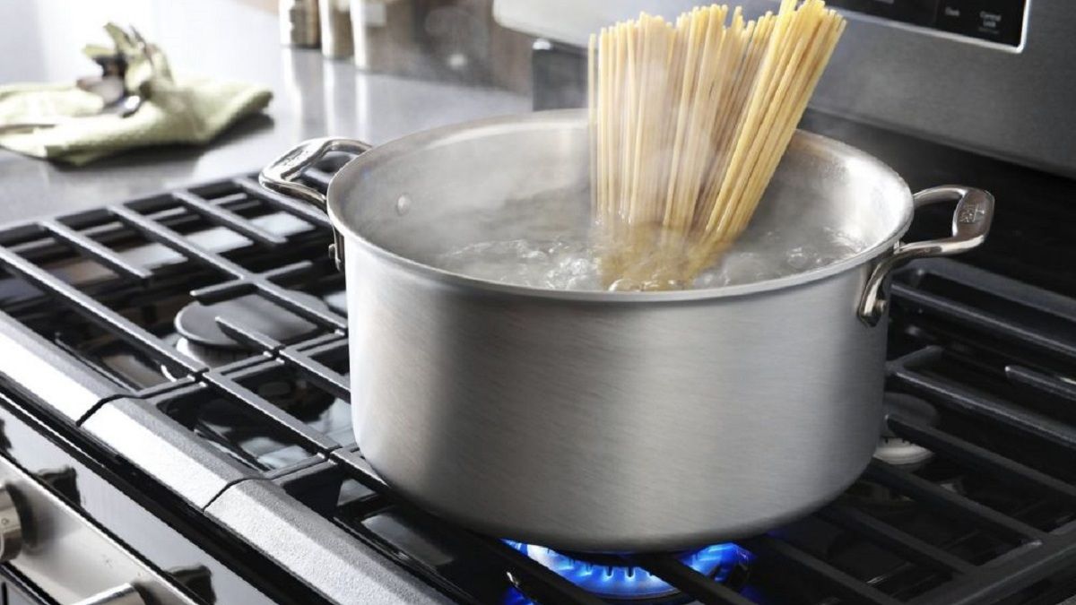 Приготування їжі на газовій плиті