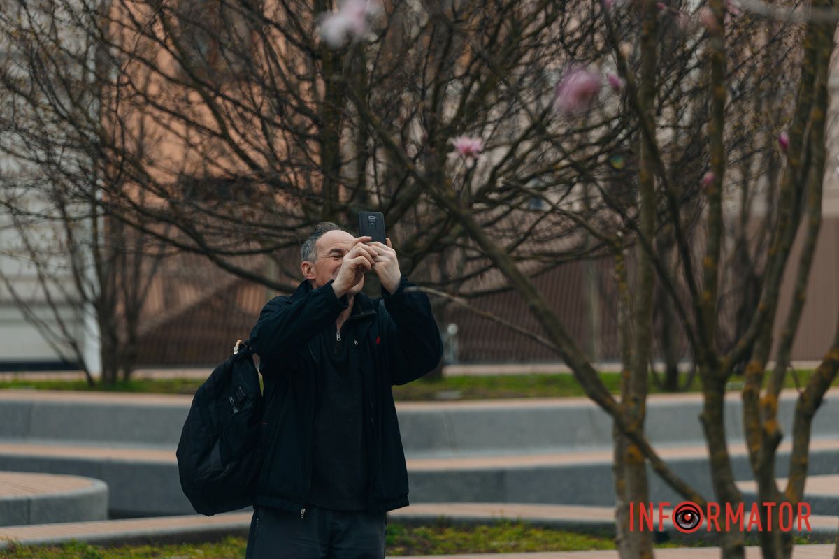 Магнолії лимонний дух,