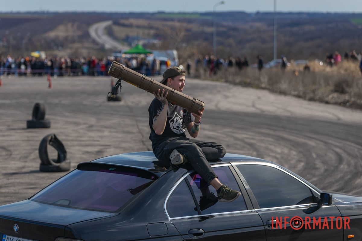 Благотворительный аукцион - разыгрывали тубус от гранатомета
