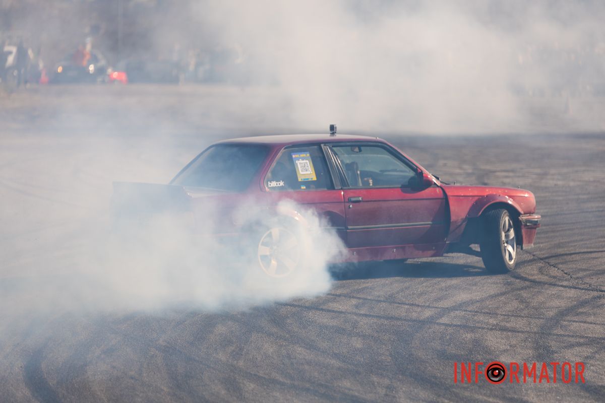 Дрифт-такси: 1 круг – 400 грн, 2 круга – 600 грн