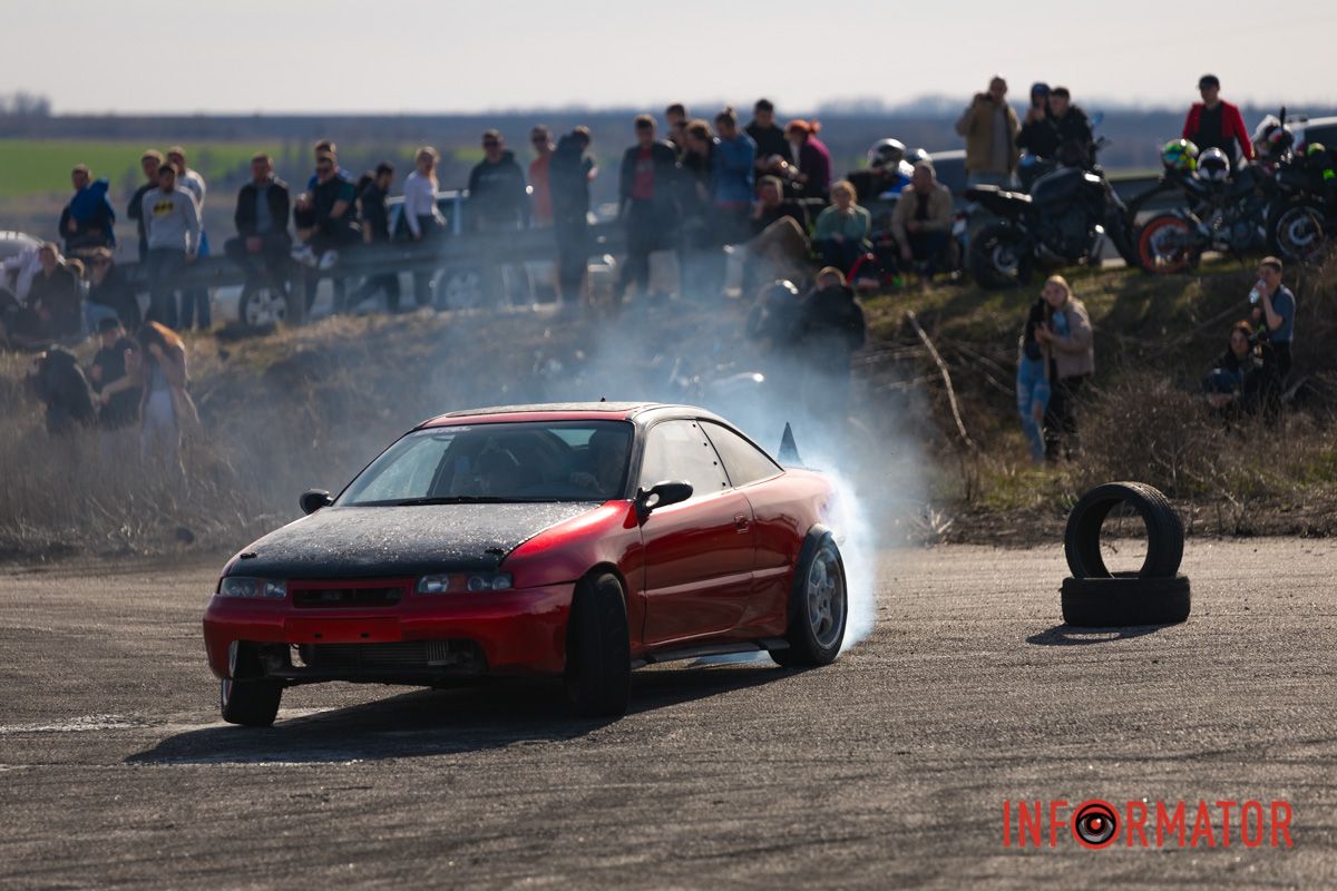 Opel Calibra, с прошлого сезона перекрасили