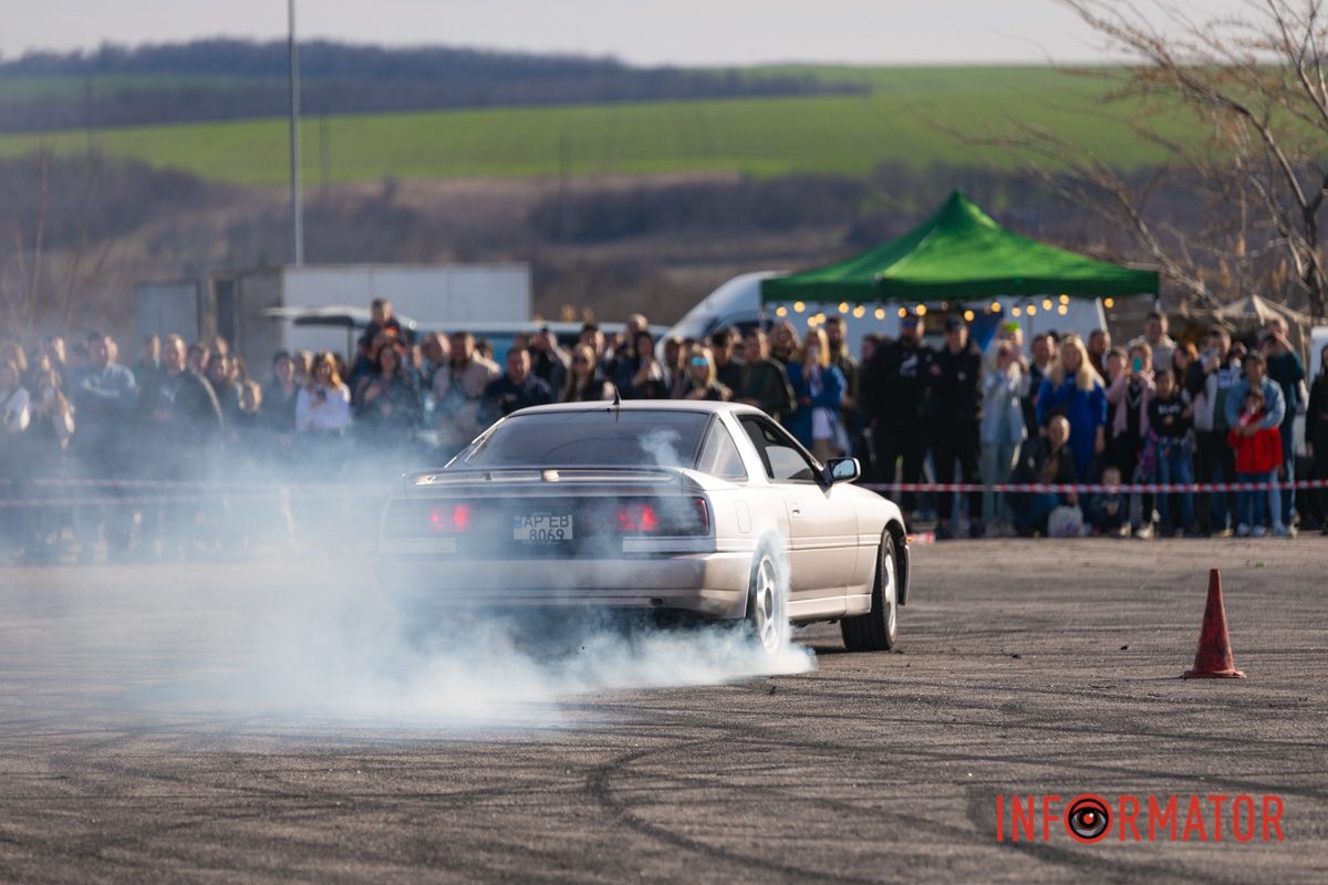 Toyota Supra 70 и бернаут