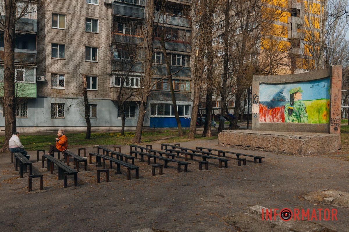 На житловому масиві Тополя помітили стінопис