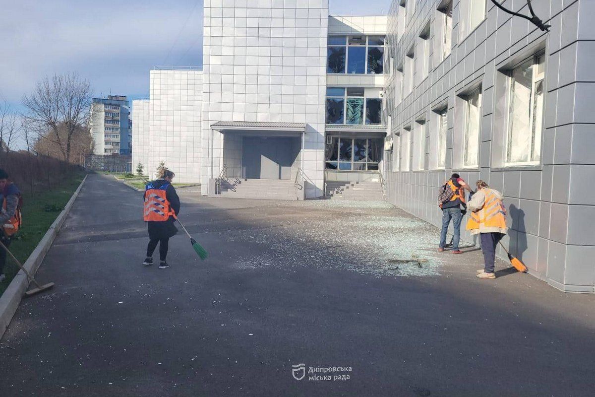 Також поліцейські отримали 56 заяв щодо пошкодження майна Також поліцейські отримали 56 заяв щодо пошкодження майна