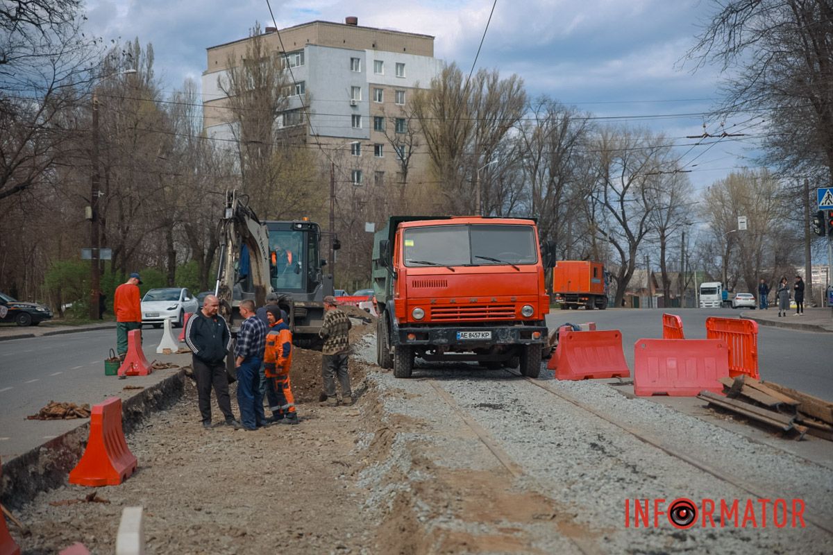 По периметру установили заборы