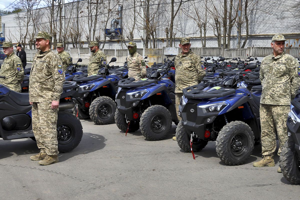 "Эти квадроциклы заказывали все боевые бригады", - Борис Филатов "Эти квадроциклы заказывали все боевые бригады", - Борис Филатов