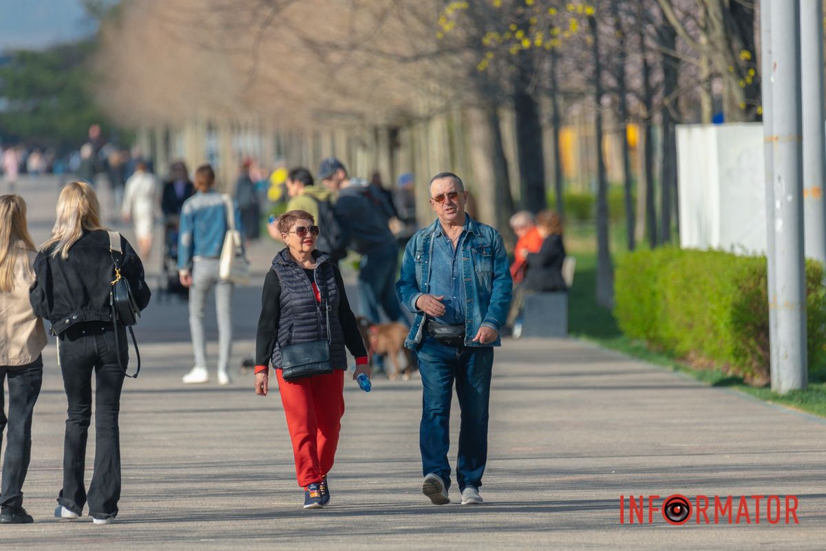 А там, де ще недавно йшли бої,