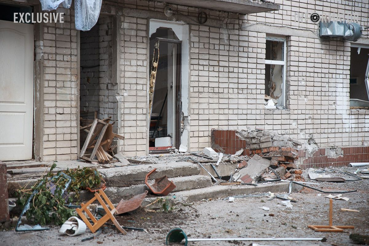 По состоянию на 4 апреля работники заведения убирают разрушение