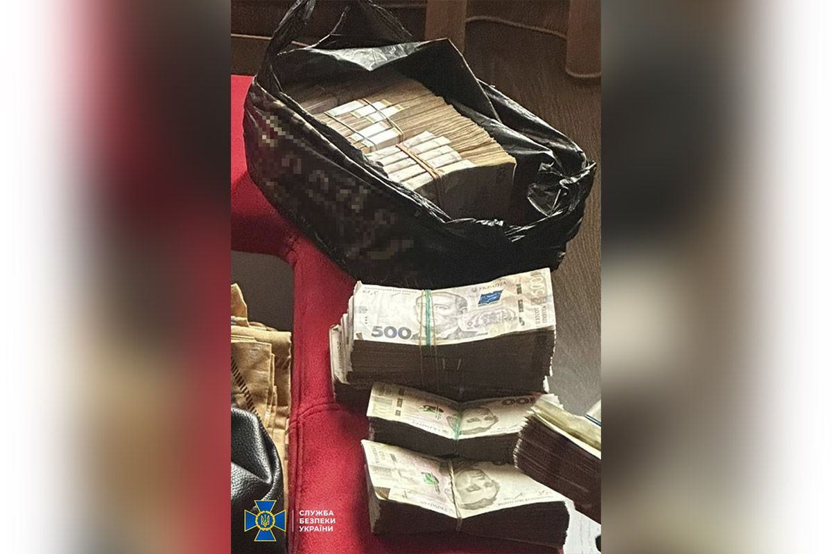 У разі відмови, викладали підприємців, били та погрожували