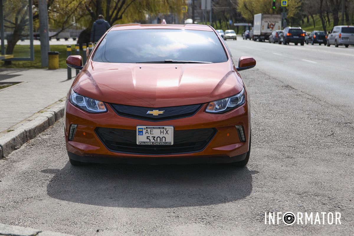 Водій Chevrolet після створення аварійної ситуації покинув місце ДТП Водій Chevrolet після створення аварійної ситуації покинув місце ДТП