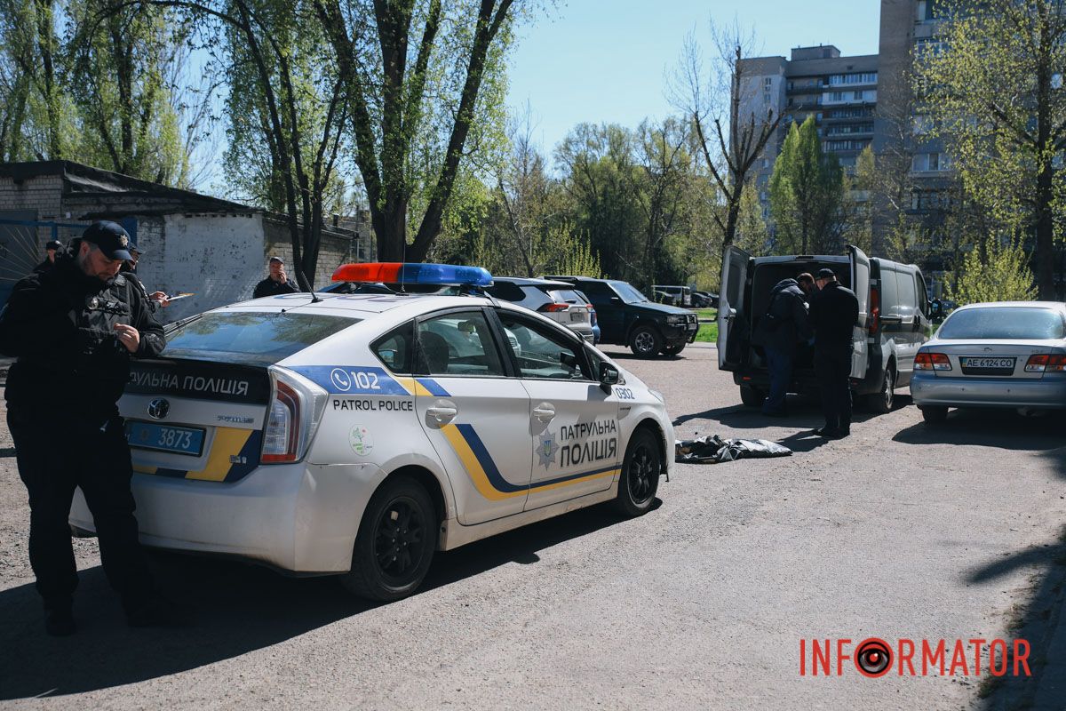 Чоловік випав з вікна 8 поверху