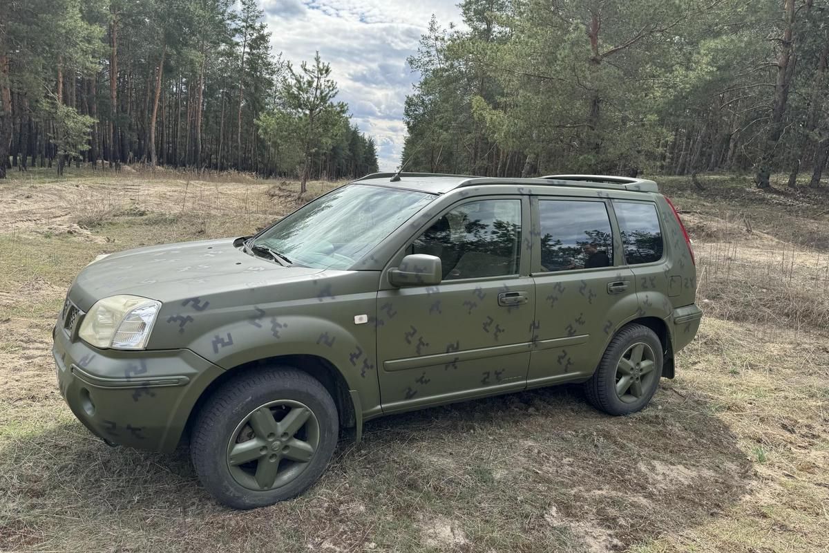 Передали автівку земляку, камʼянчанину Роману, який служить в 4-й танковій бригаді