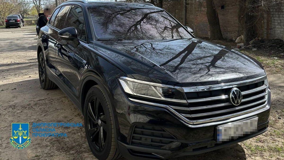 Им удалось завладеть более 2 миллионов гривен Им удалось завладеть более 2 миллионов гривен