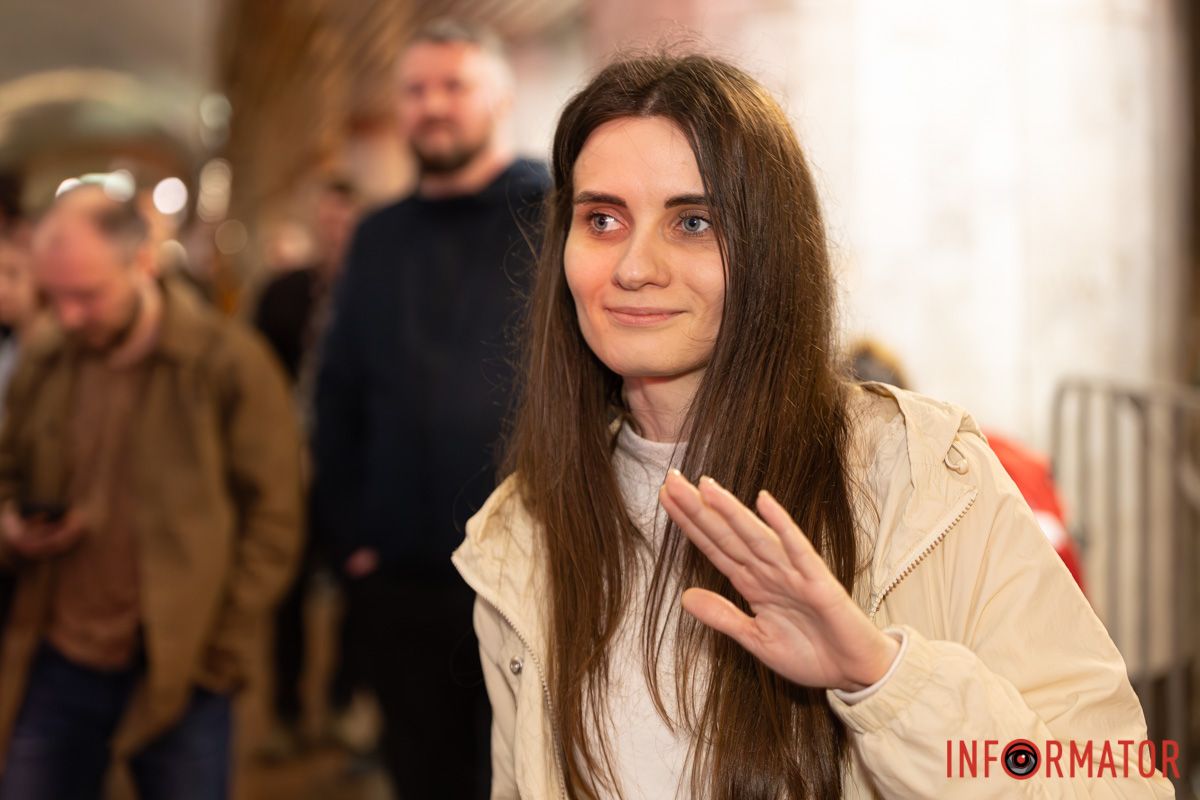 Звучать два голоси старанно,