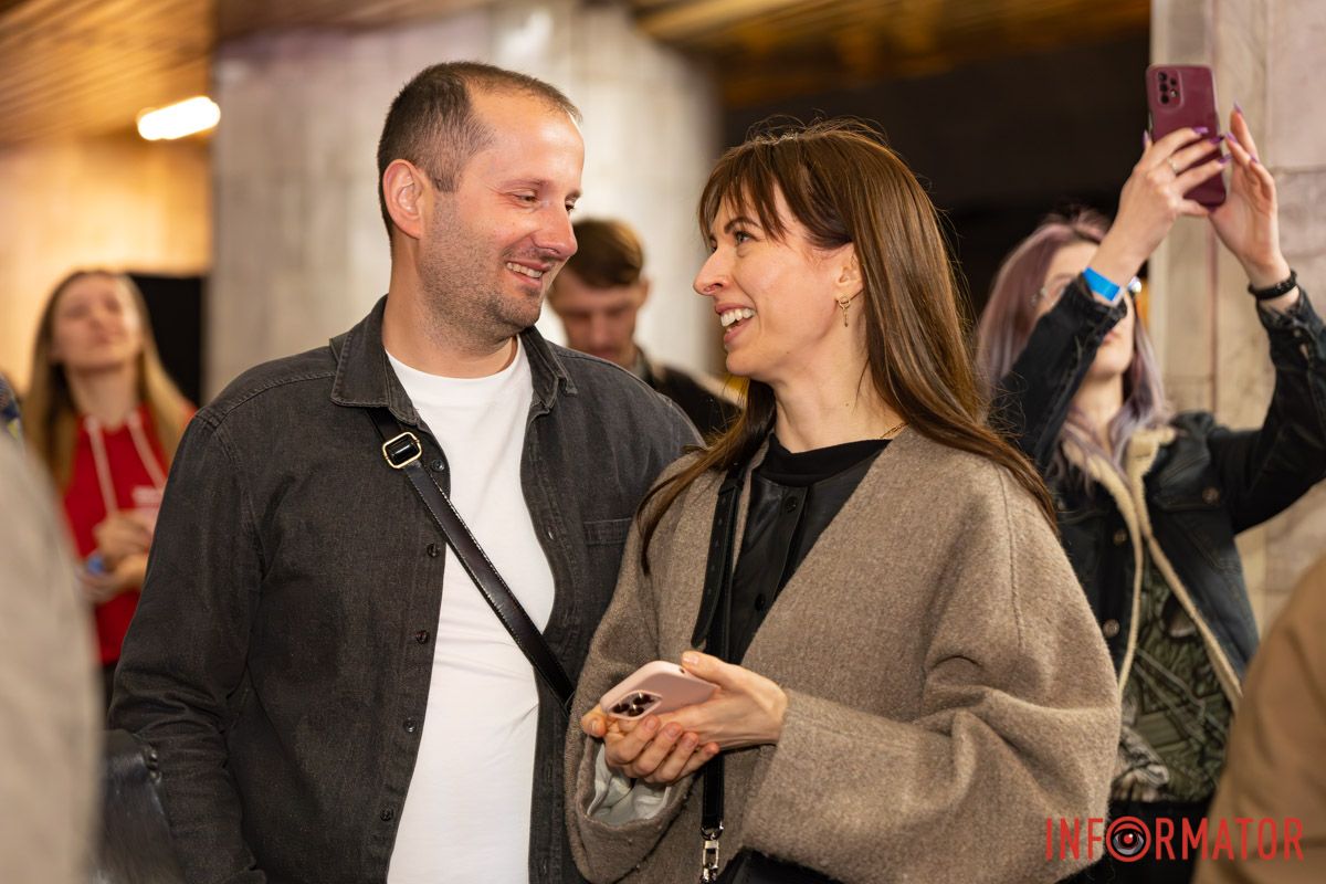 Неначе жаром душу обпекло.