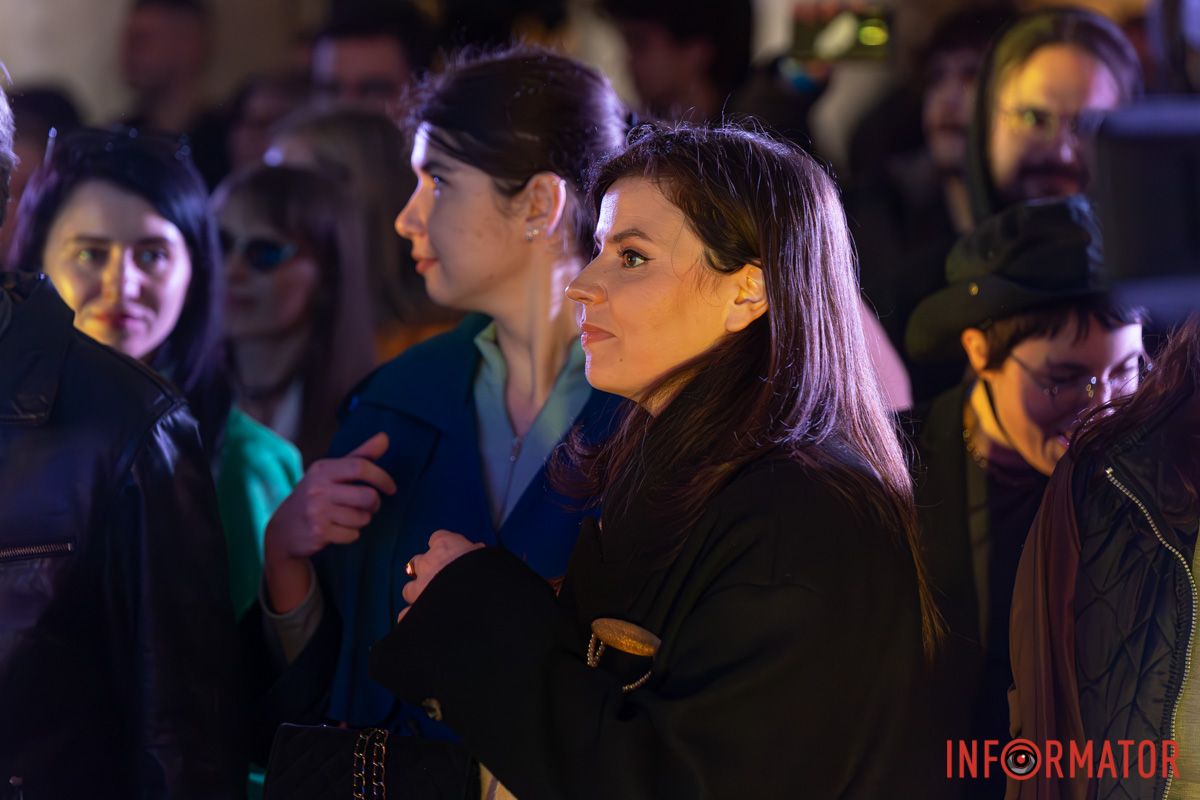 Він не дістане, не злетить.