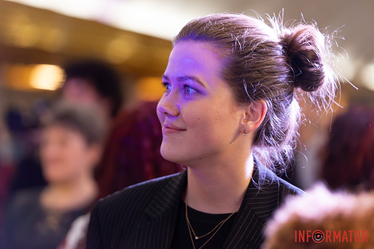 Бринить у небі на просторі,