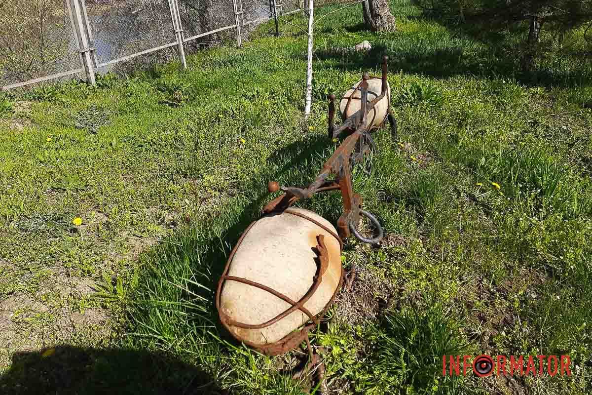 на полотно духмяних конопель