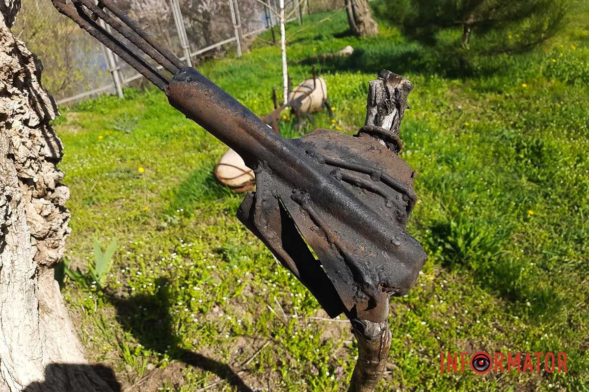 в барвистих квітах ляже на рушник.