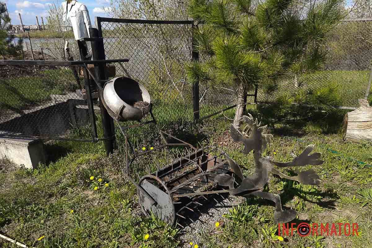 Гудуть джмелі в садах на полонині,