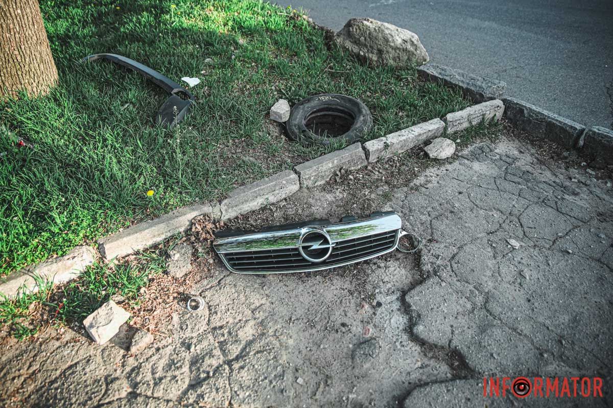 В среду, 10 апреля, в Днепре на перекрестке улиц Александра Оксанченко и Аудиторной произошло ДТП