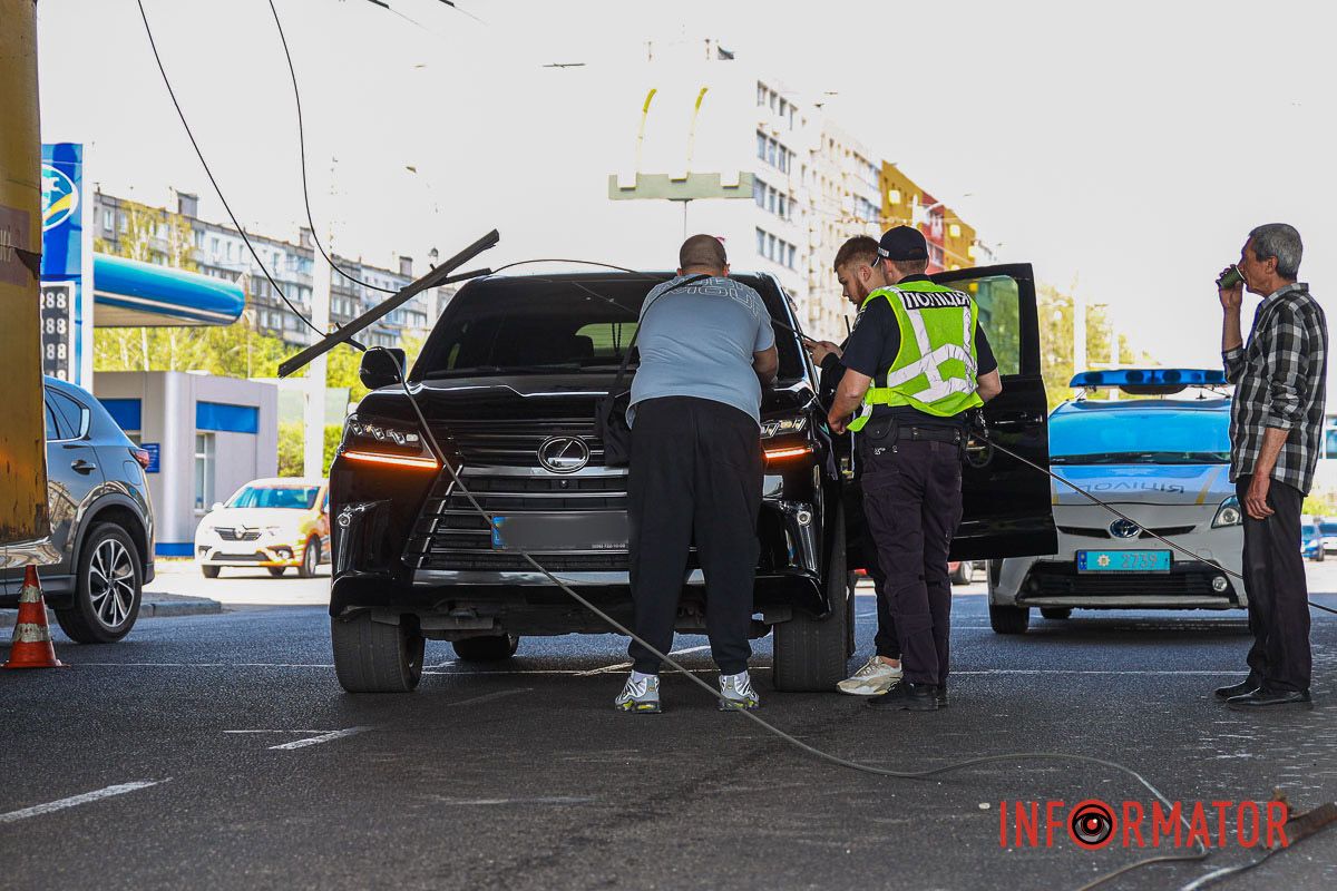 Проводи впали на Lexus Проводи впали на Lexus