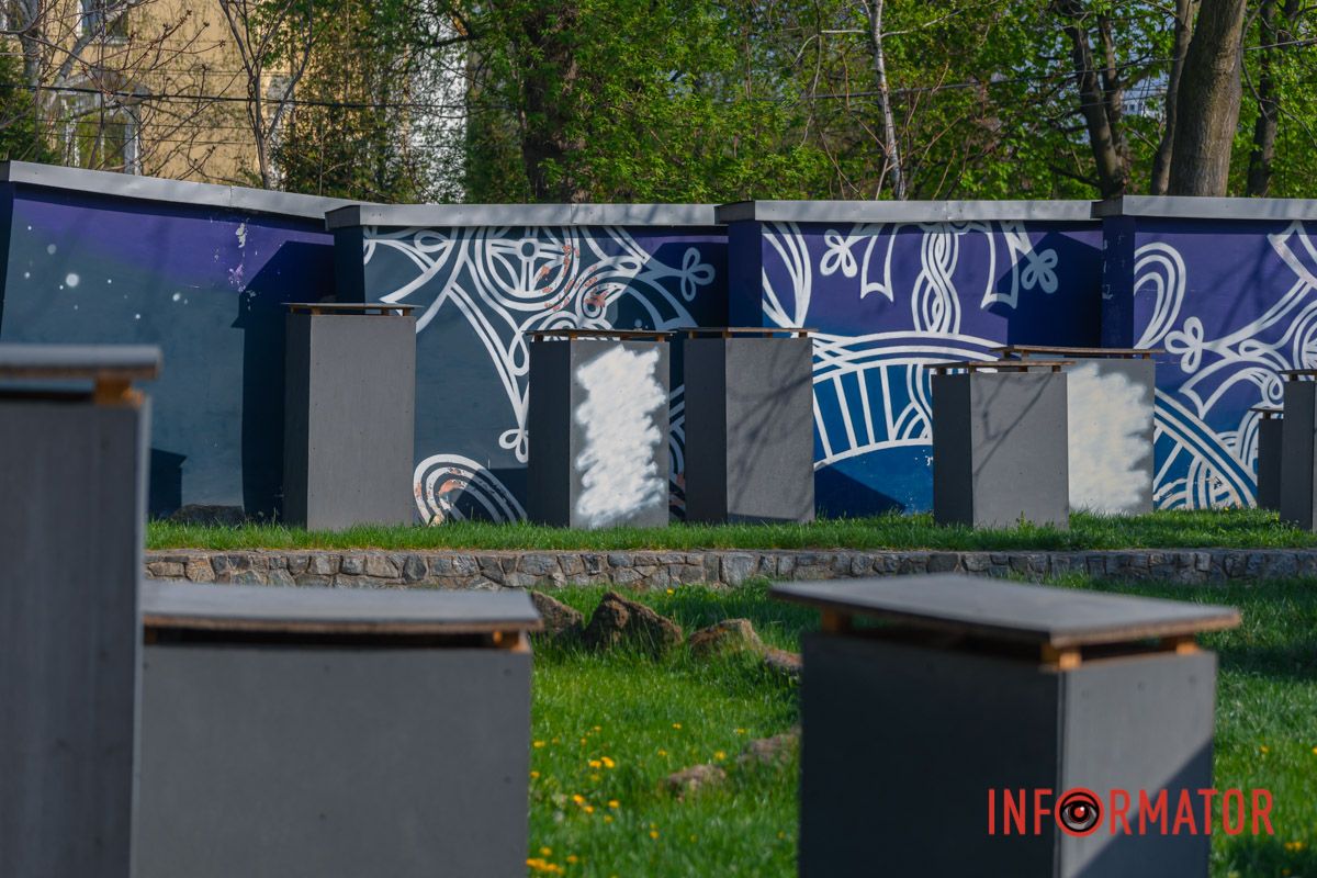 "Каменные бабы" разных размеров