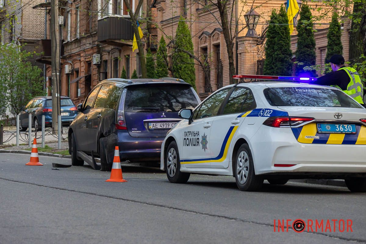 На место приехали полицейские