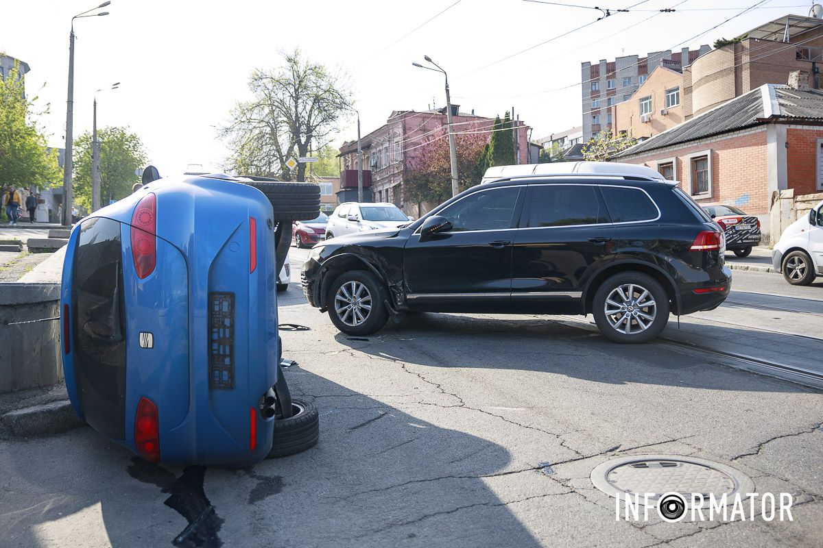 У пʼятницю, 12 квітня, у Дніпрі на вулиці Архітектора Олега Петрова сталася ДТП У пʼятницю, 12 квітня, у Дніпрі на вулиці Архітектора Олега Петрова сталася ДТП