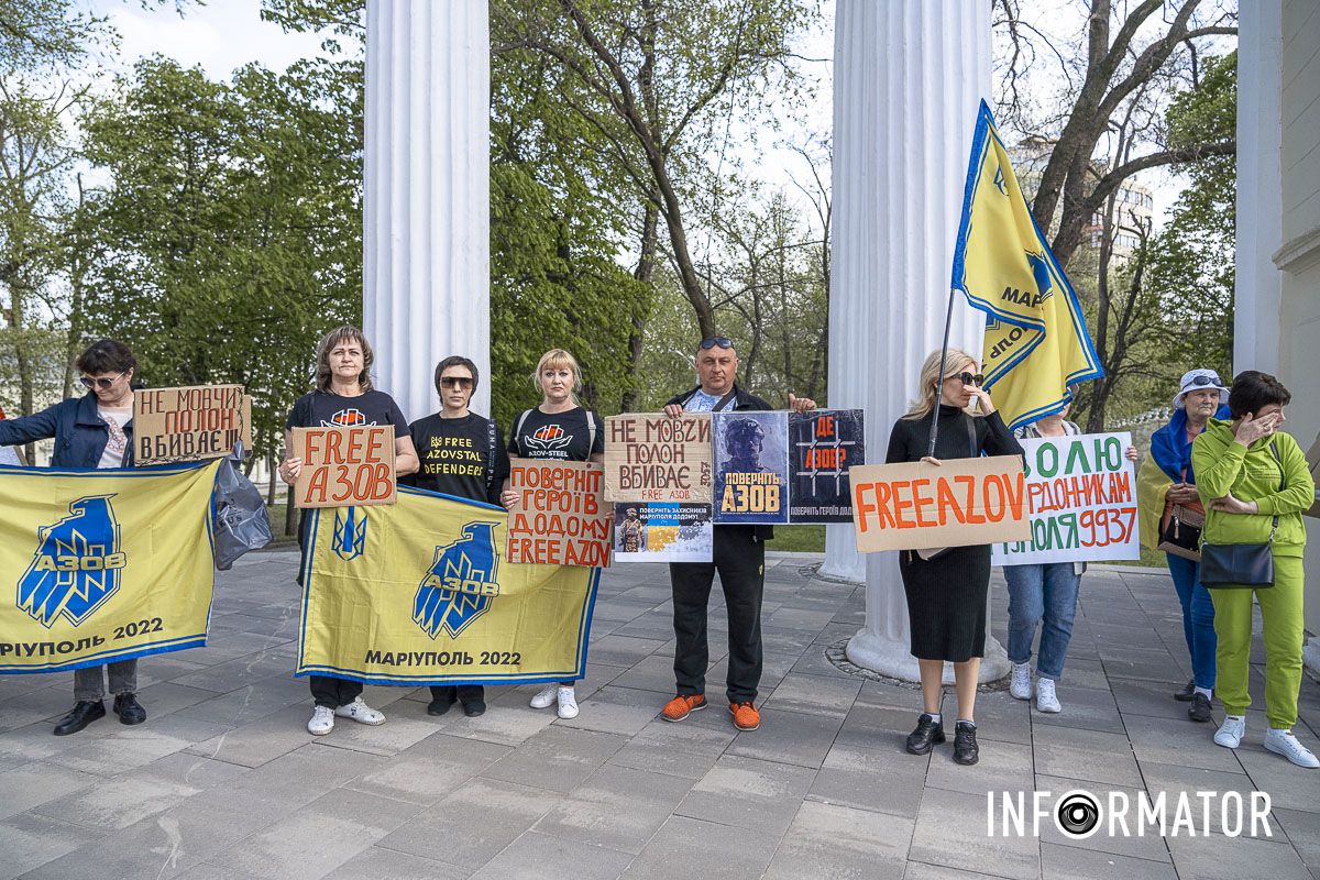 Вони сподіваються, що це допоможе повернути їх близьких з полону Вони сподіваються, що це допоможе повернути їх близьких з полону