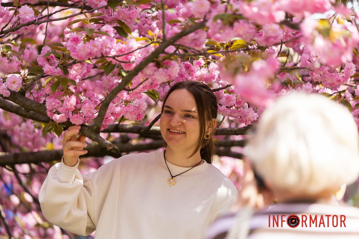 Замиготіло листячко зелене,