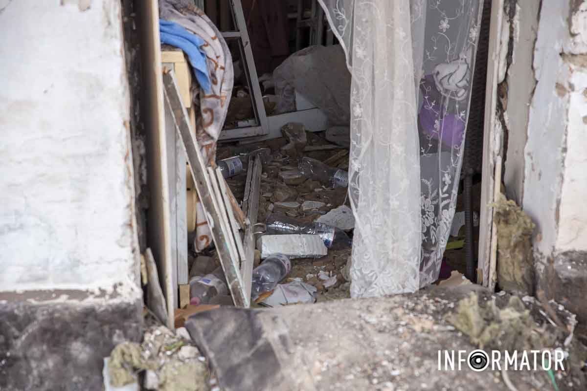 Через падіння уламків були пошкоджені приватні будинки у Дніпрі