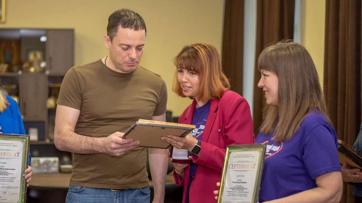 Освітяни Кам’янського стали призерами на П’ятнадцятій міжнародній виставці «Сучасні заклади освіти»