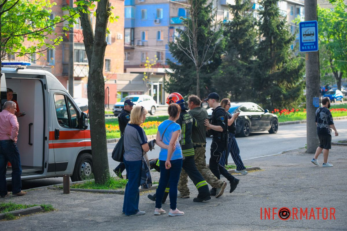Медики надали йому першу допомогу та шпиталізували