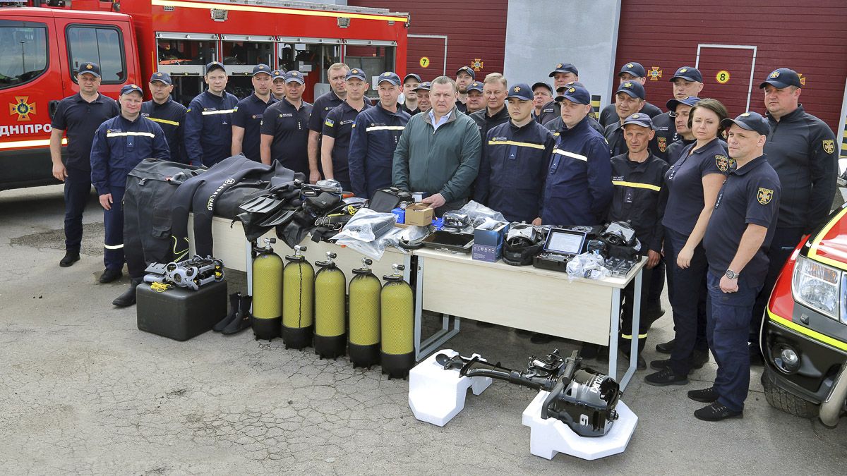 Для спасения людей: чрезвычайники Днепра показали арсенал спецавто — некоторую уникальную технику приобрел город