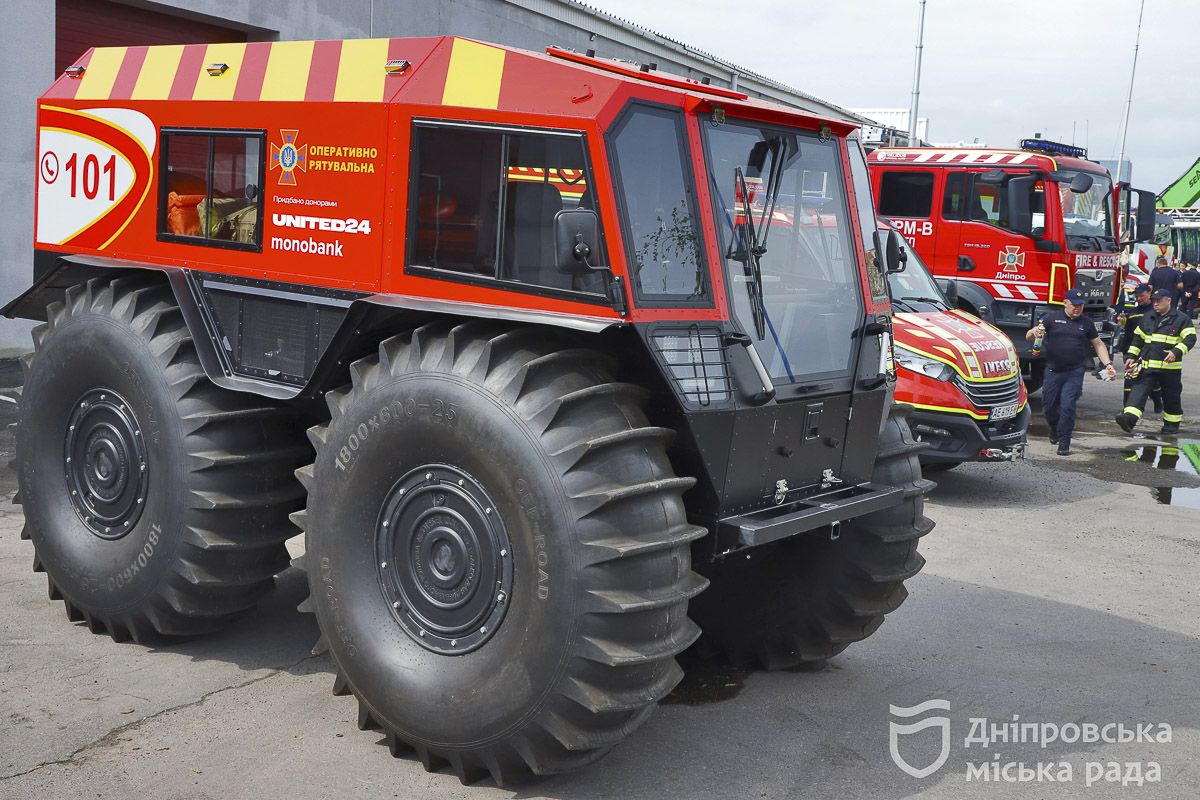 16 апреля мэр Днепра Борис Филатов приехал в одно из пожарно-спасательных подразделений