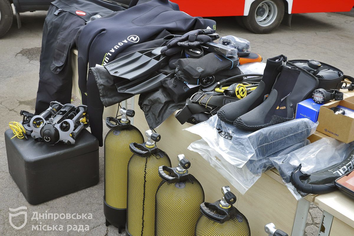 Городской голова с личным составом чрезвычайников