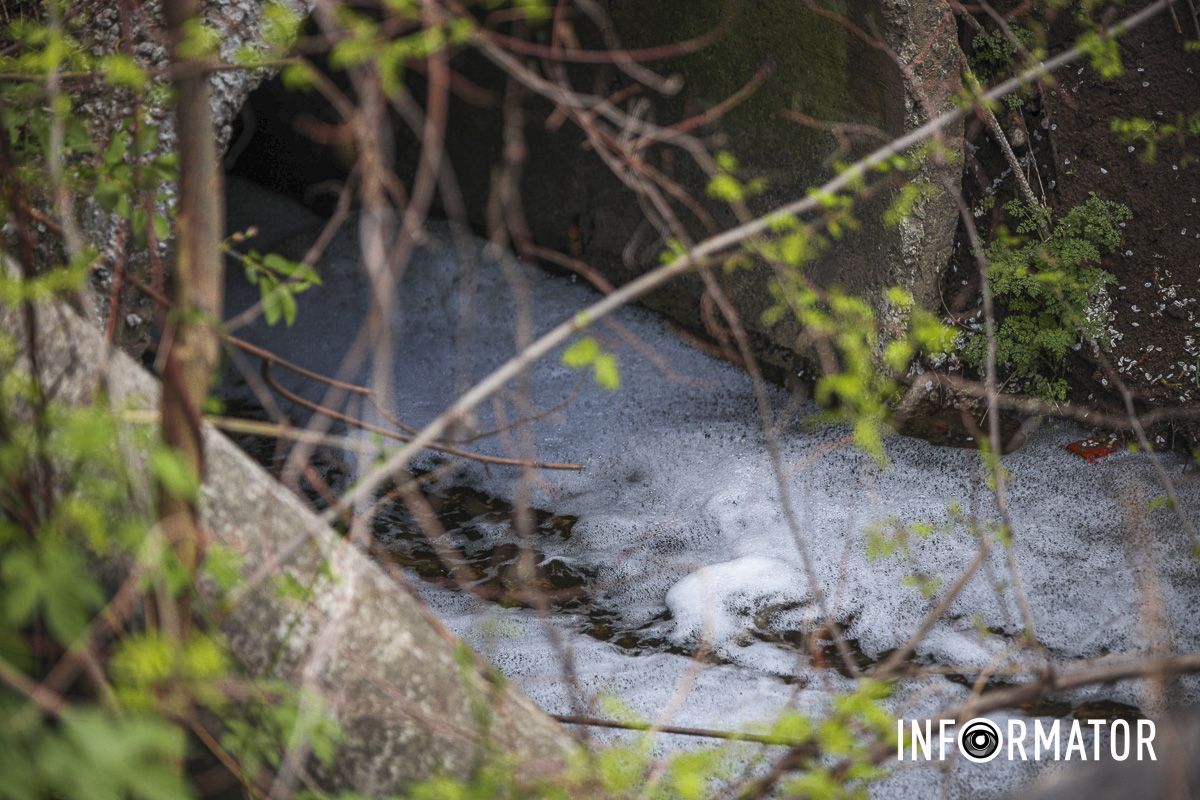 Місцеві мешканці звинувачують у скидах автомийку та м'ясокомбінат  Місцеві мешканці звинувачують у скидах автомийку та м'ясокомбінат